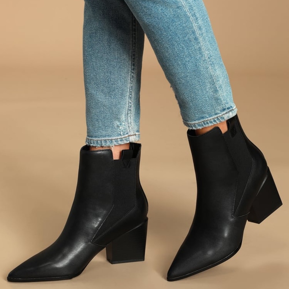 Kendall + Kylie Finigan Black Pointed-Toe Ankle Boots size 8